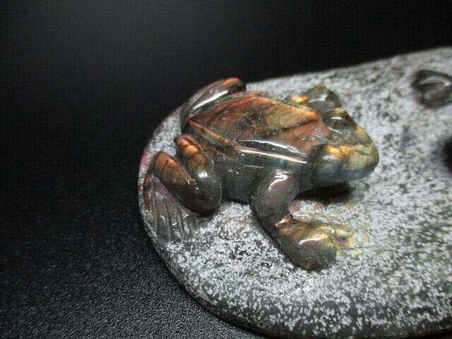 【送料無料】【高品質】ラブラドライト2匹カエル　no.3
