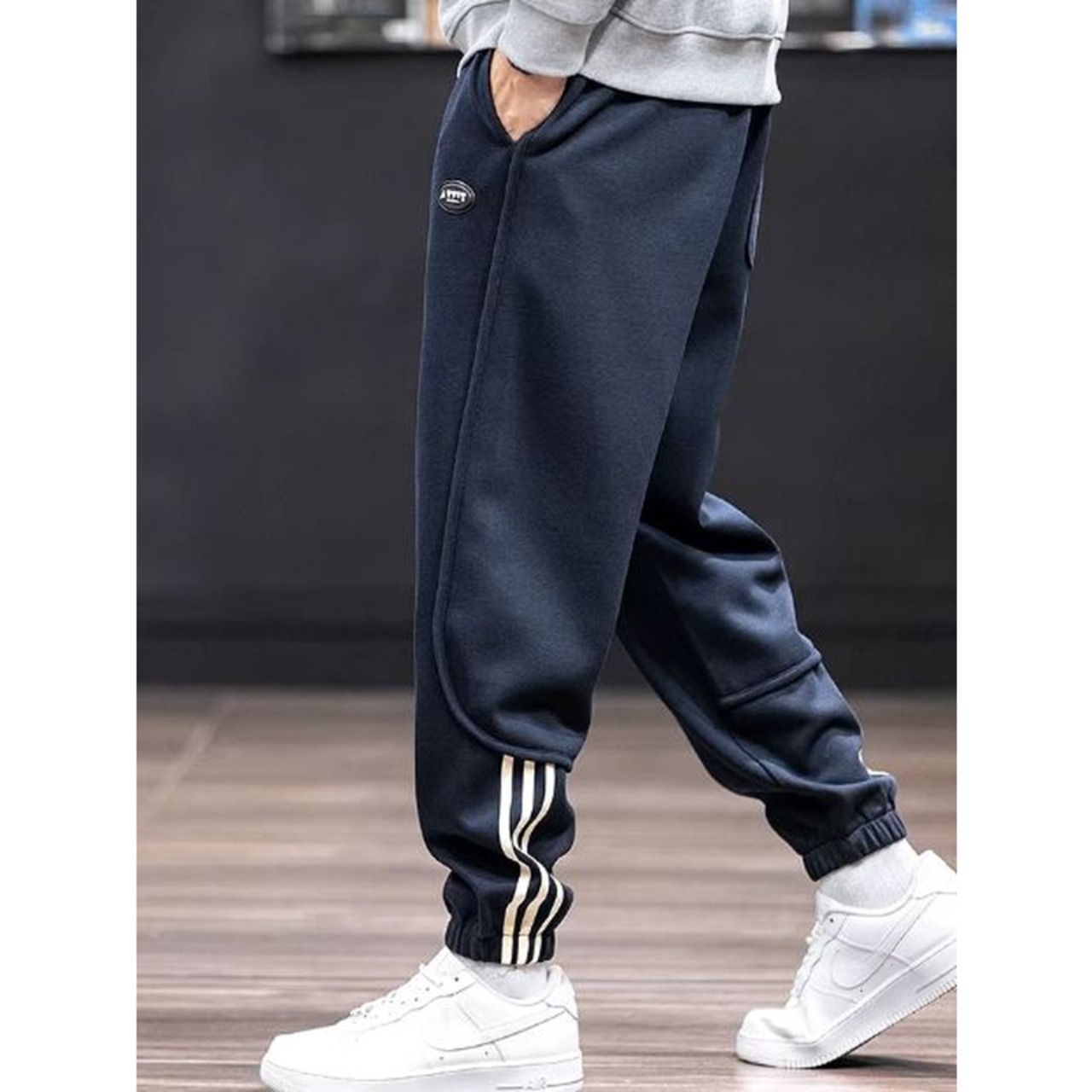 Tapered silhouette sweatpants with side lines for men ◇3color H0335