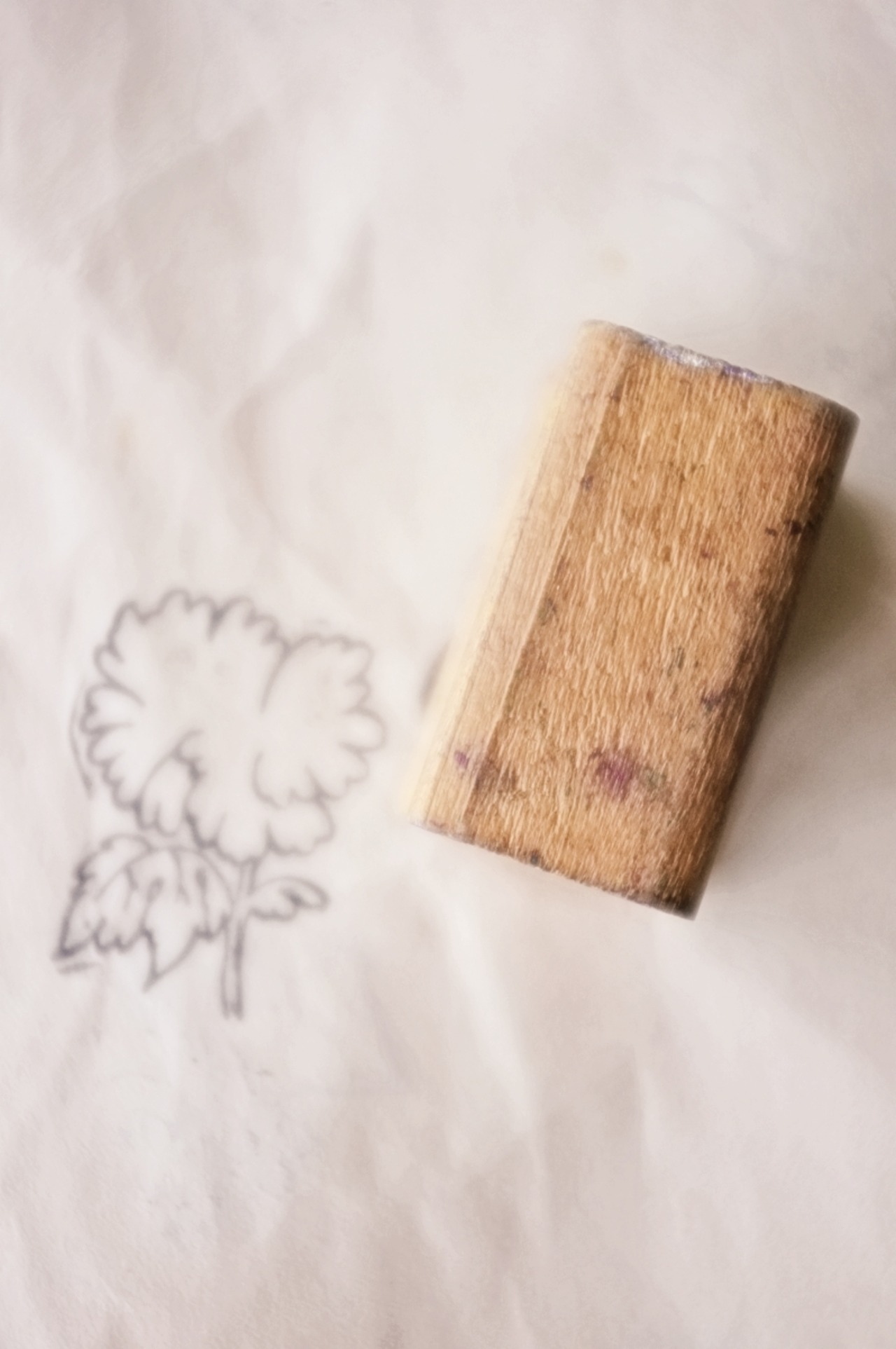 フランス ５c 膨満な芍薬とメランコリーな木製スタンプ ヴィンテージ