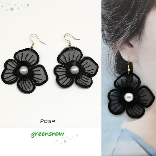 【サージカルステンレス ピアス】ブラック 花びら×パール モダン イアリング変更可