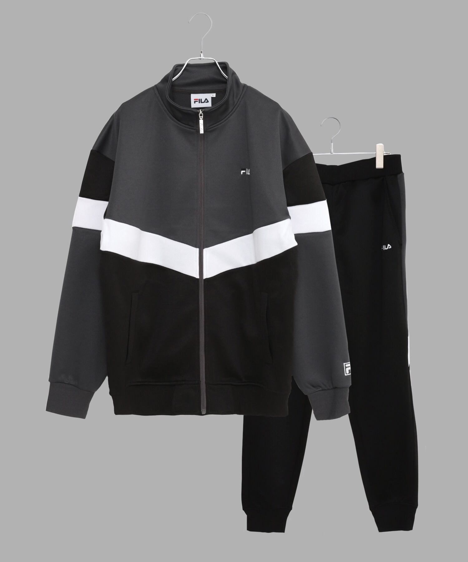 ユニセックス向けのブランドをメインにした、カジュアルな洋服や服飾