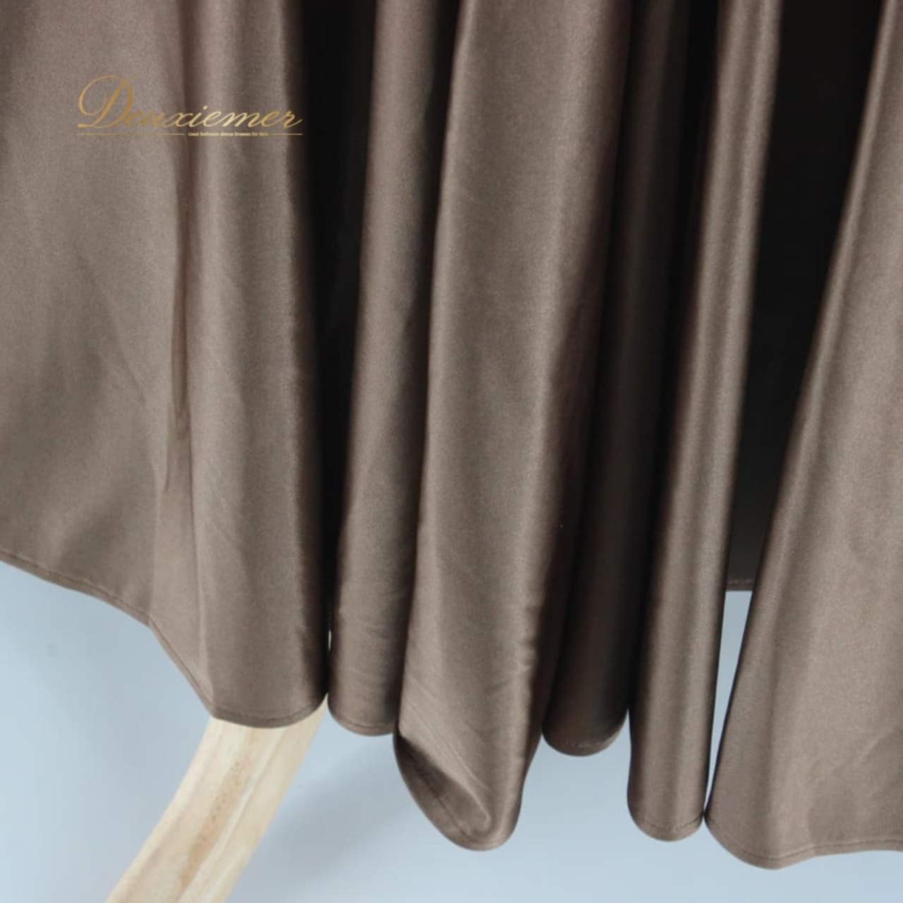 社交ダンス 衣装 スタンダード スカート レッスンウェア レディース ブラウン系 茶色 無地 フォーマル シンプル 練習着 上品 気品 ステージ衣装 フレアスカート デザイン 練習用 レッスン用 大人 きれいめ ステージ 日本製 ポリエステル フロントファスナー 長め丈 落ち着いた フィット感 ダンス 発表会 舞台 衣裳 ダンスウェア モダン スタンダード用