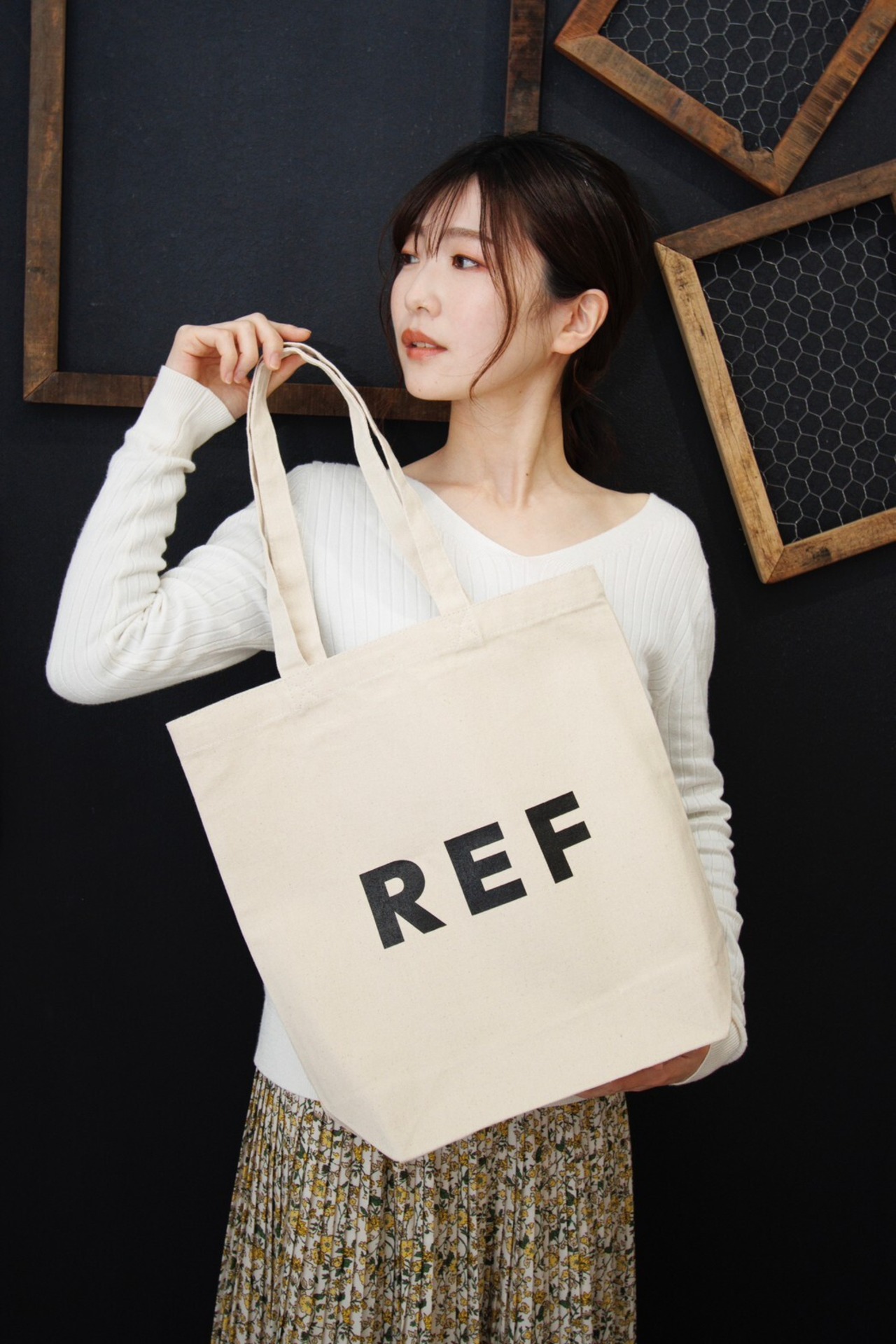 "Signature Logo" Tote Bag (NT)