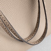 フェンディ ロール ミディアム トートバッグ セレリア ベージュ レザー