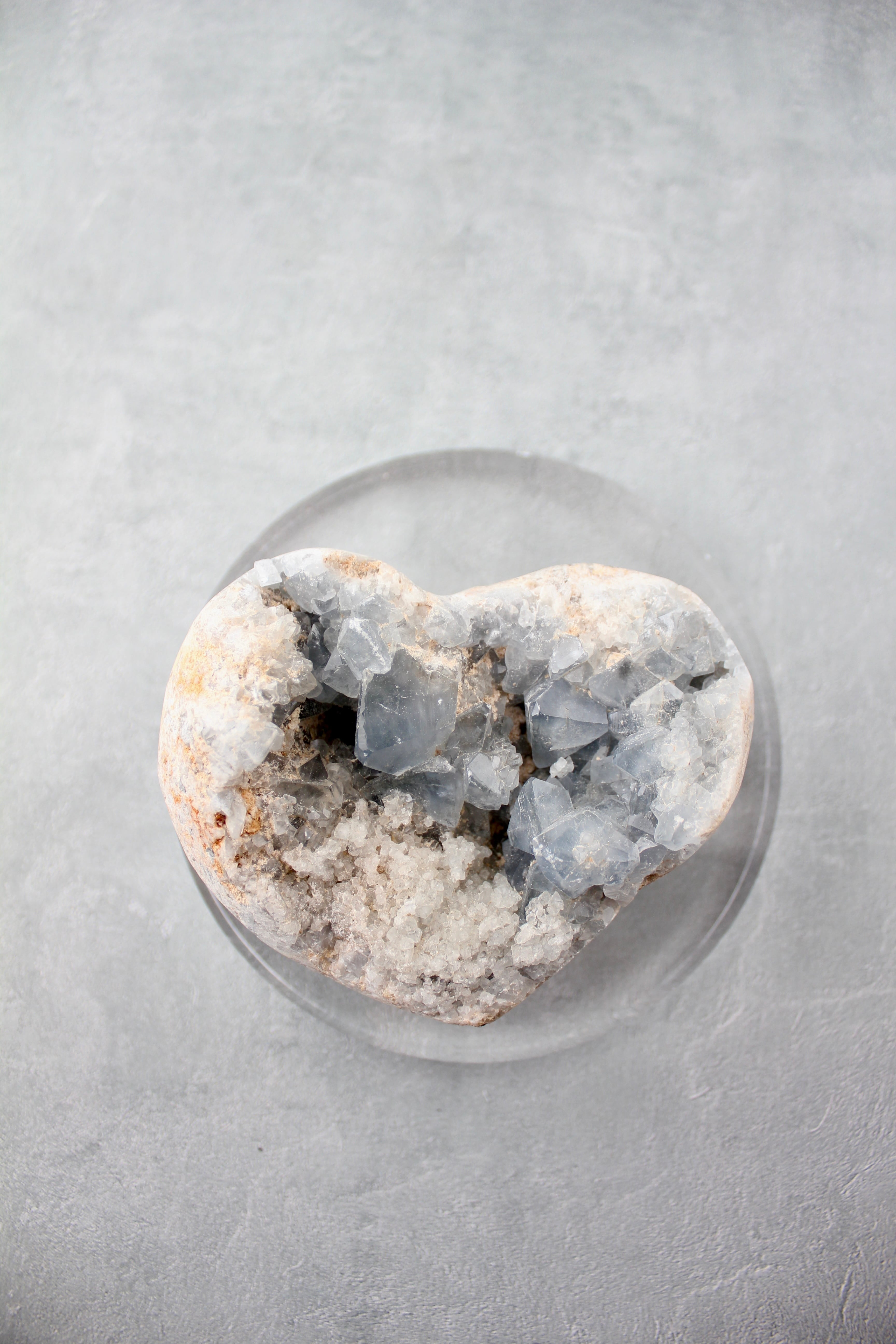 セレスタイト 天青石 ハートシェイプ 原石 | Suye.