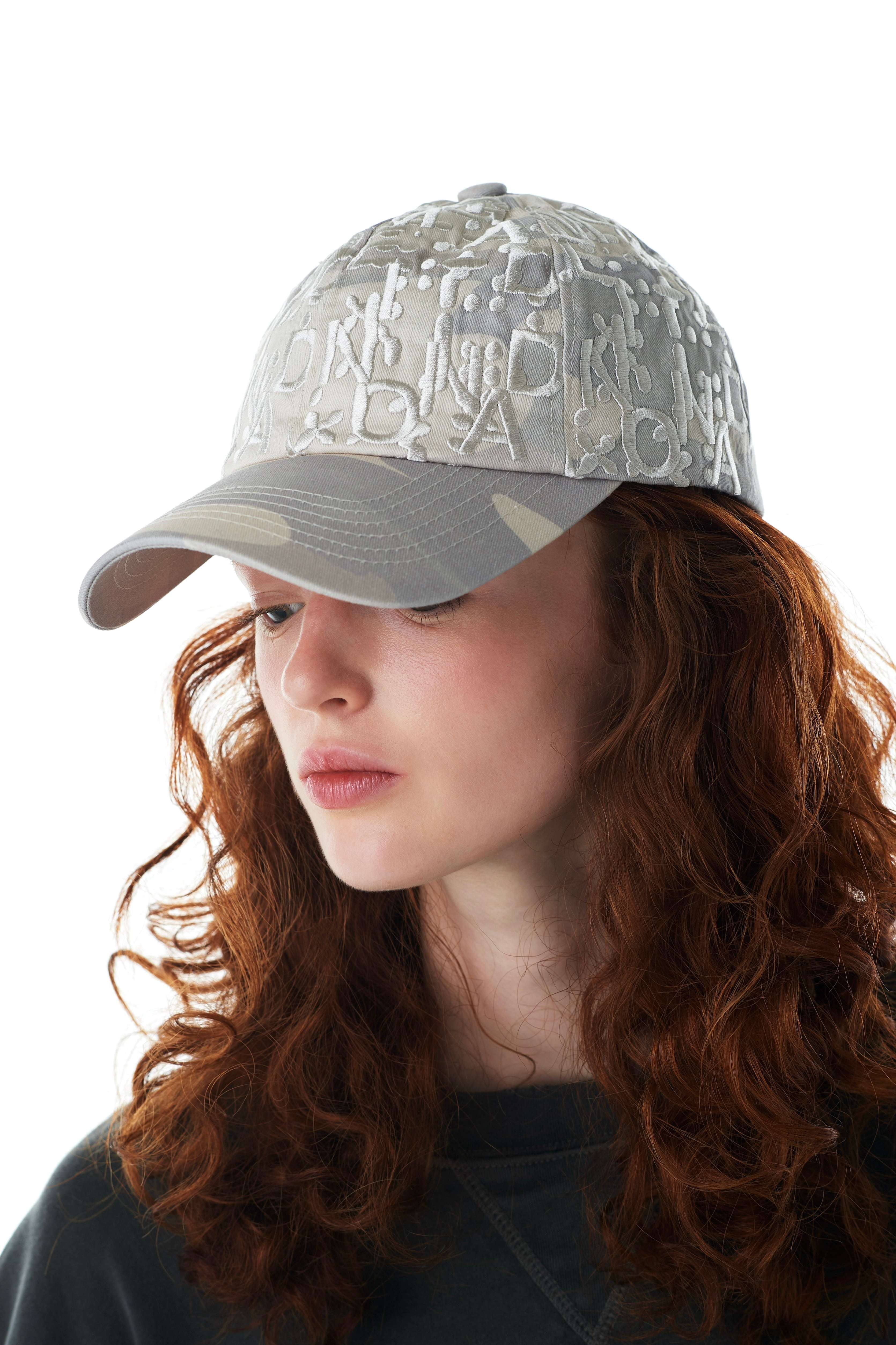 TOY / SAND | GADID ANONIEM