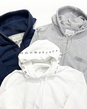 MAISON MARTIN MARGIELA⑩ calendar logo printed zip sweat parka