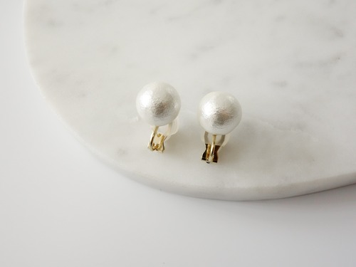 cotton pearl earring