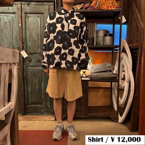 TOPANGA Lady's Nordic Flower Loose Fit Shirt　ノルディックフラワールーズフィットシャツ　ホワイト×ブラック　長袖　丸襟　ブラウス　花柄　