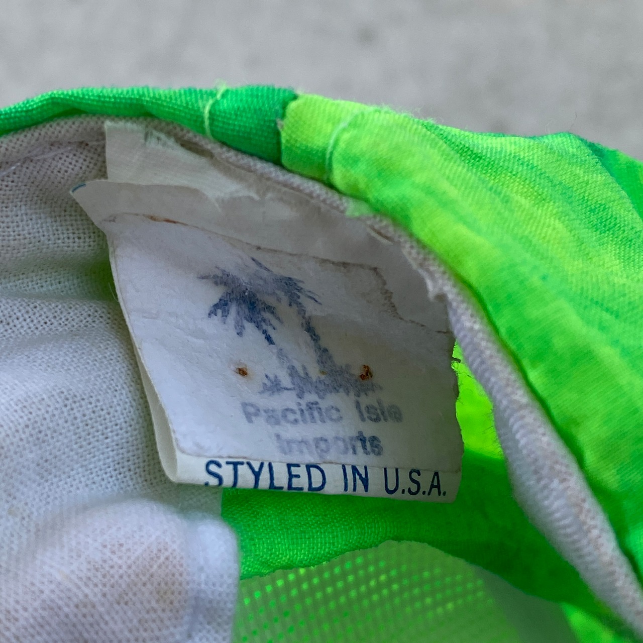 TUMON BAY GUAM SOUVENIR CAP - NEON GREEN