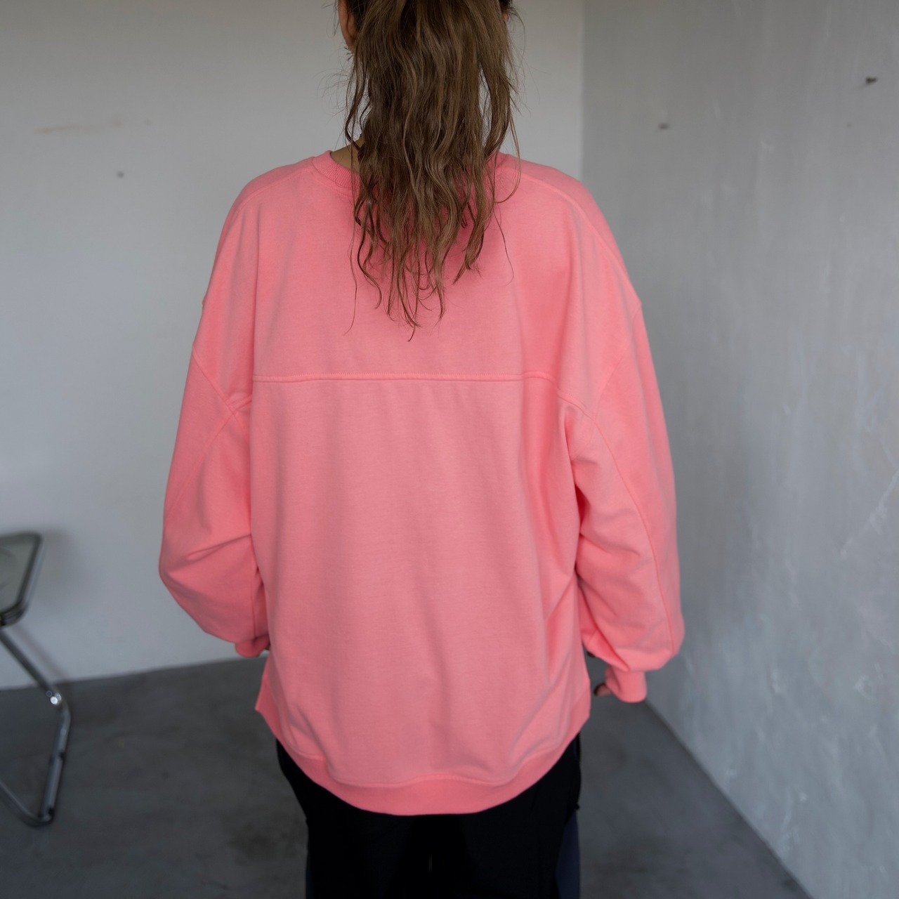 《防シワ素材》 Finger design balance crew neckリブ切替シャツスウェット／／pink