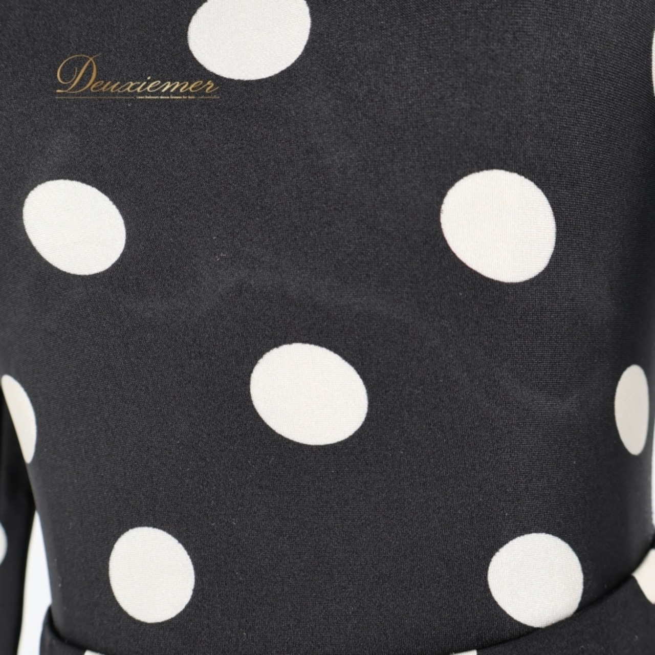 社交ダンス 衣装 チャコット Chacott ツーピース セットアップ トップス スカート 水玉 ドット 白 黒 伸縮 軽い ストレッチ パーティ 発表会 ホワイト系 ブラック系 おしゃれ ダンスウエア コーディネート 女性用 ジャズダンス バレエ 発表会衣装 レッスン用 日本製 かわいい