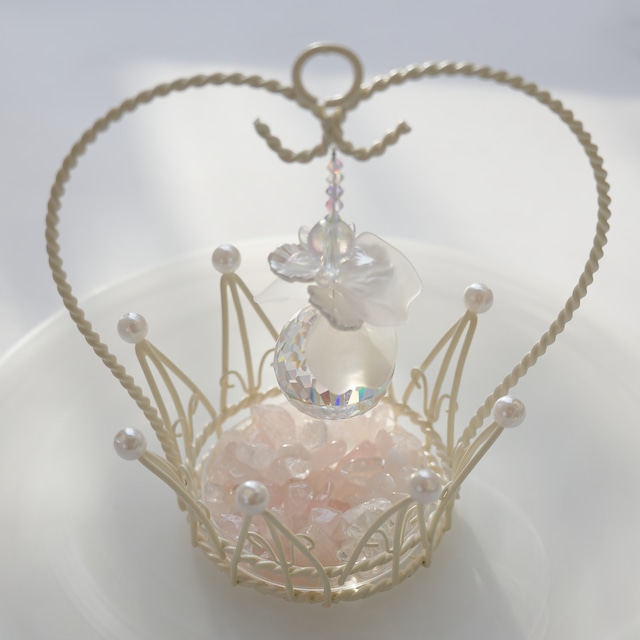 ハートバスケットの置き型サンキャッチャー＊ローズクォーツ＆水晶のさざれ付き／浄化スペースにも