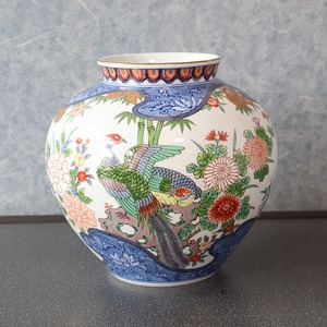 【送料無料】有田焼　７寸明型花瓶　波割花鳥（木箱付） 18-031