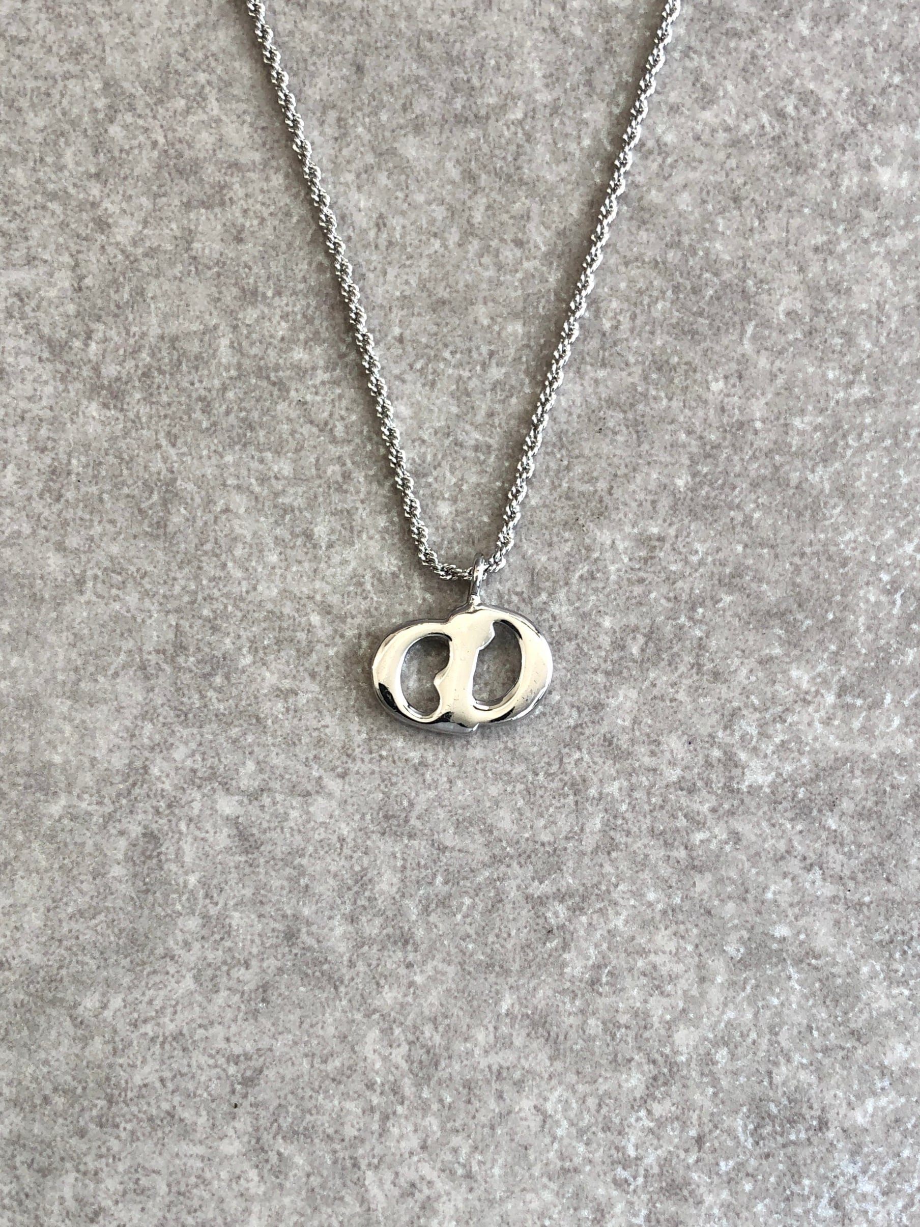 Christian Dior クリスチャン ディオール ネックレス シルバー CDロゴ