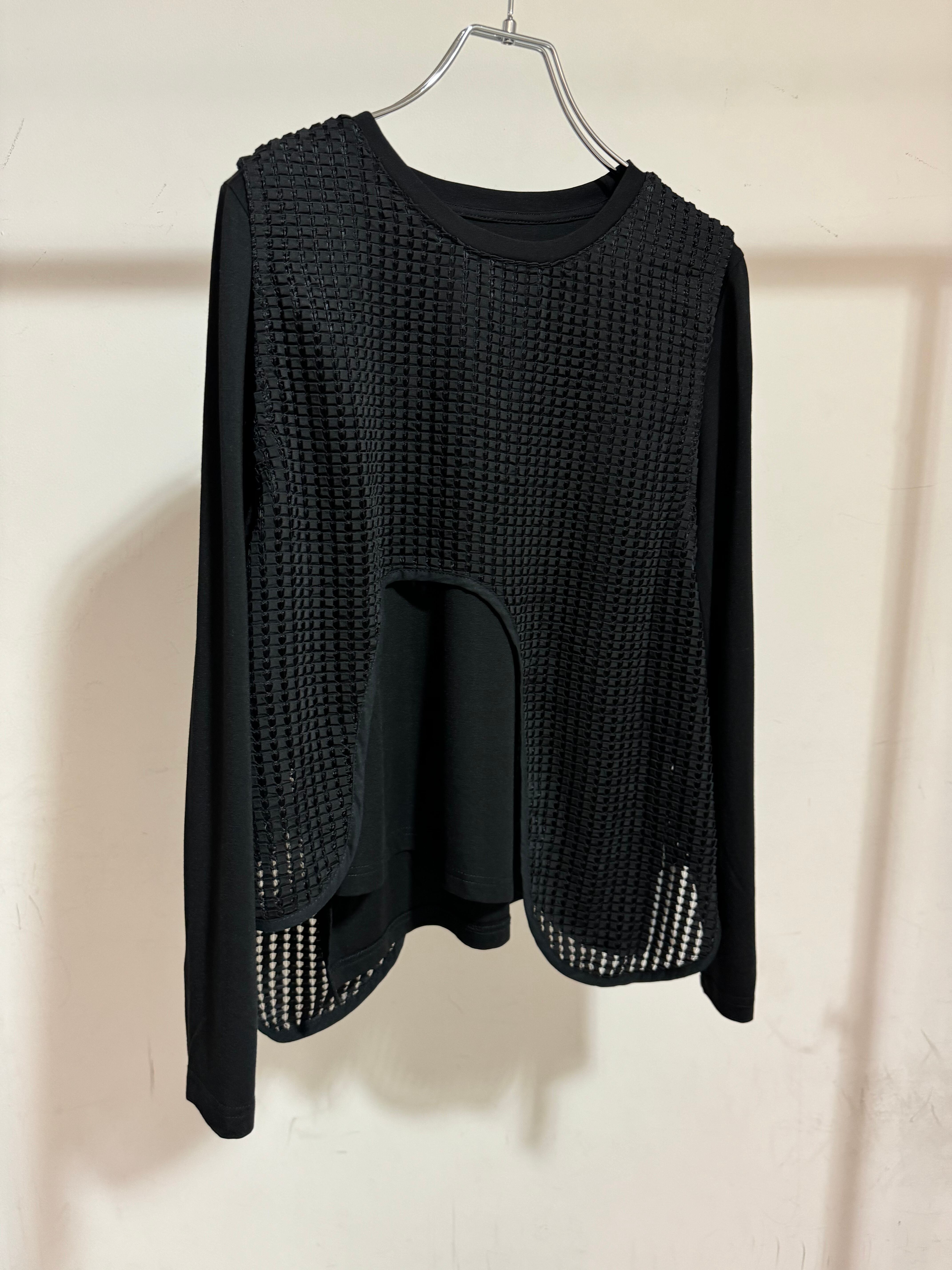 hem cut net layered top