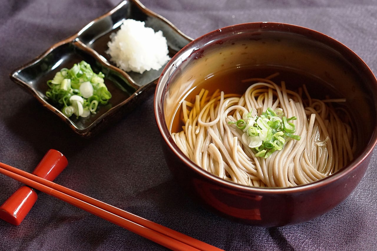 生冷凍 信濃町産十割そば（130g×2）×4パック、つゆ付 | 蕎麦の山本食品