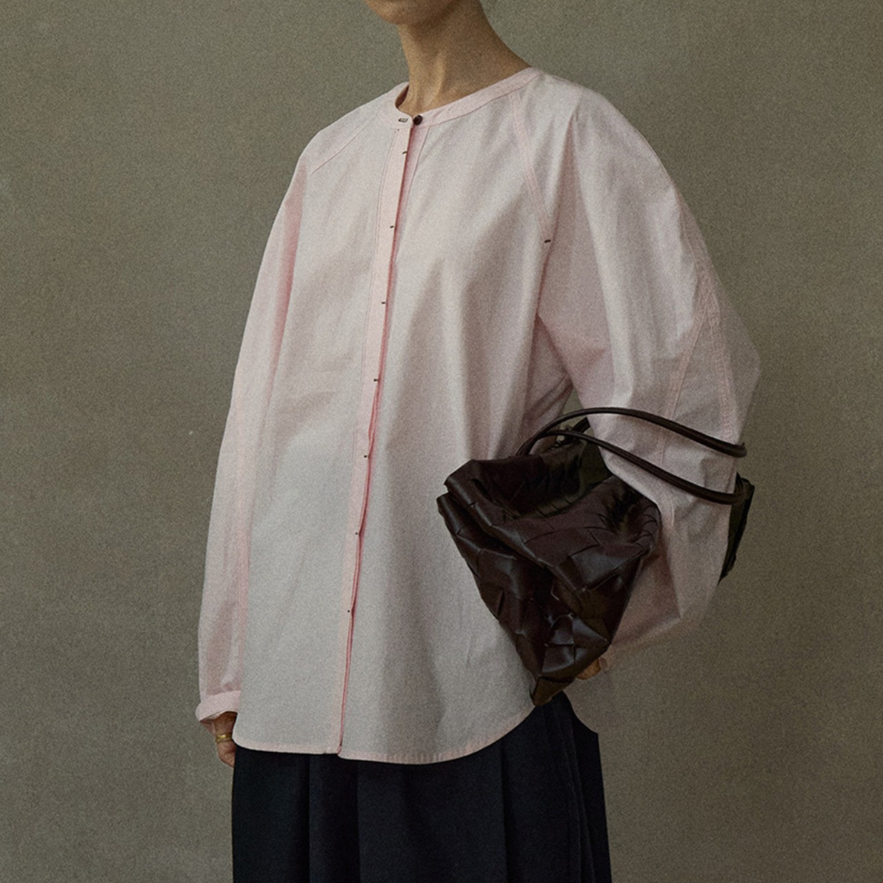 Minimal Button-Down Loose Shirt T3691