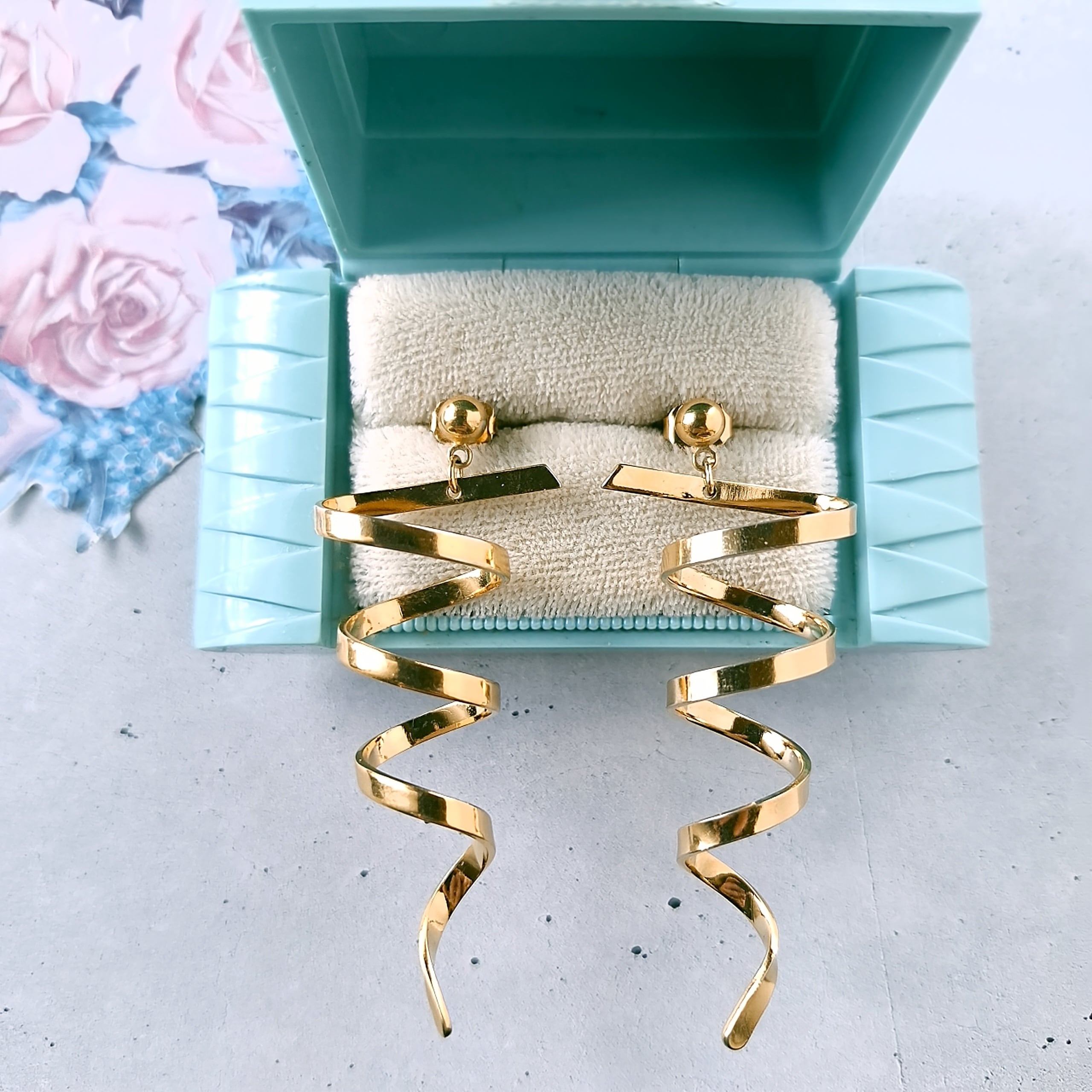 delightful kicky uni vintageshop