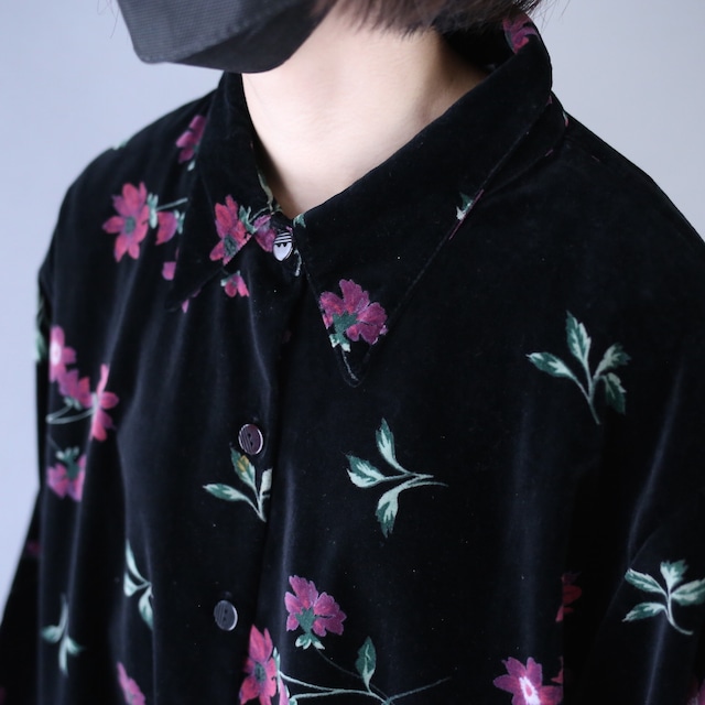 black base flower art pattern over silhouette velours shirt