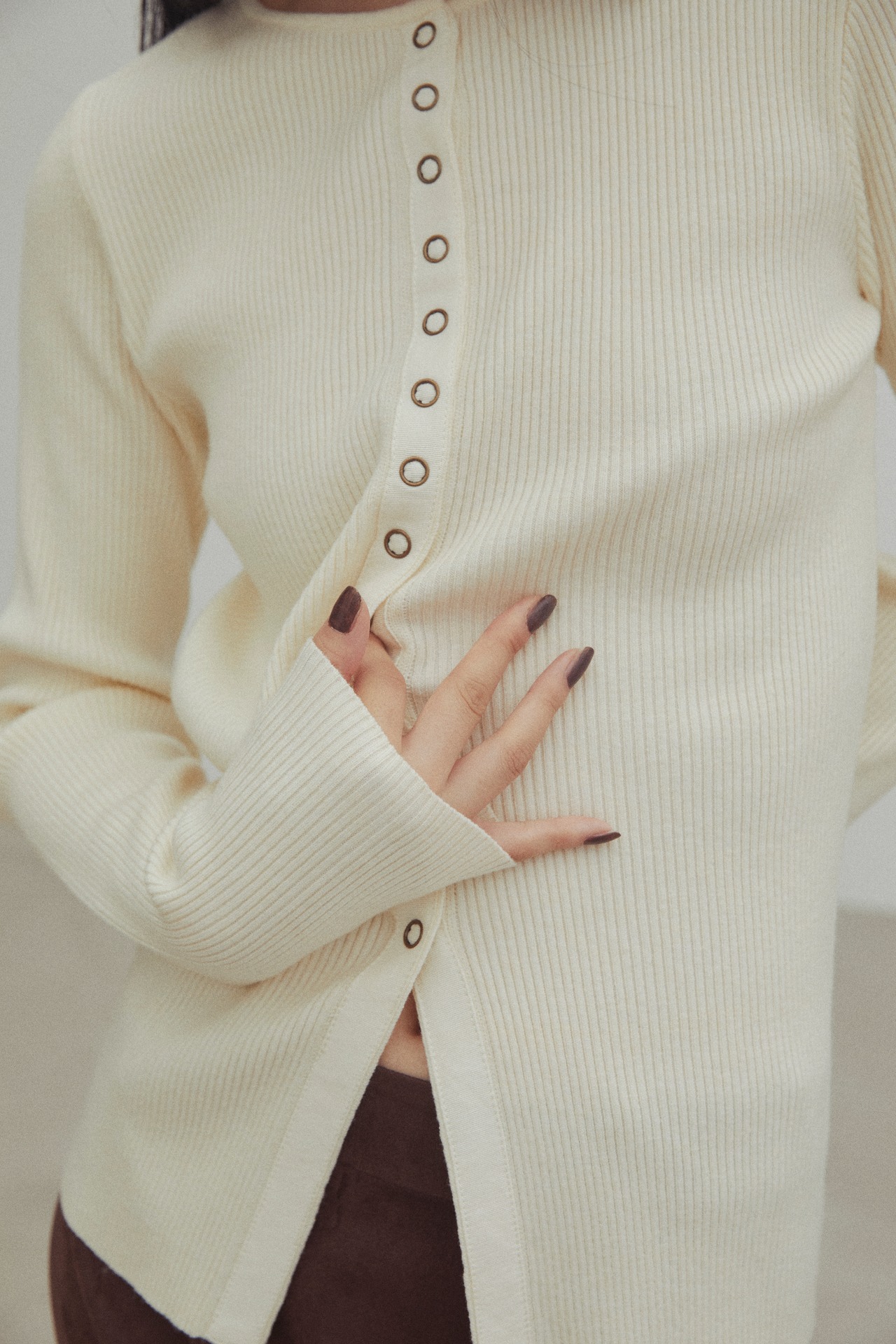 DU250708 Button Lib Knit Tops