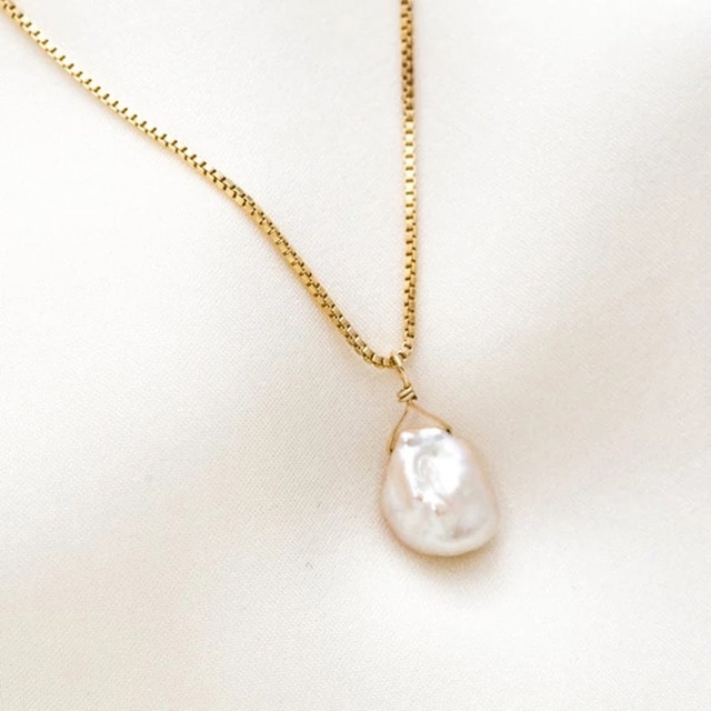 14k gold pearl necklace  (N185)