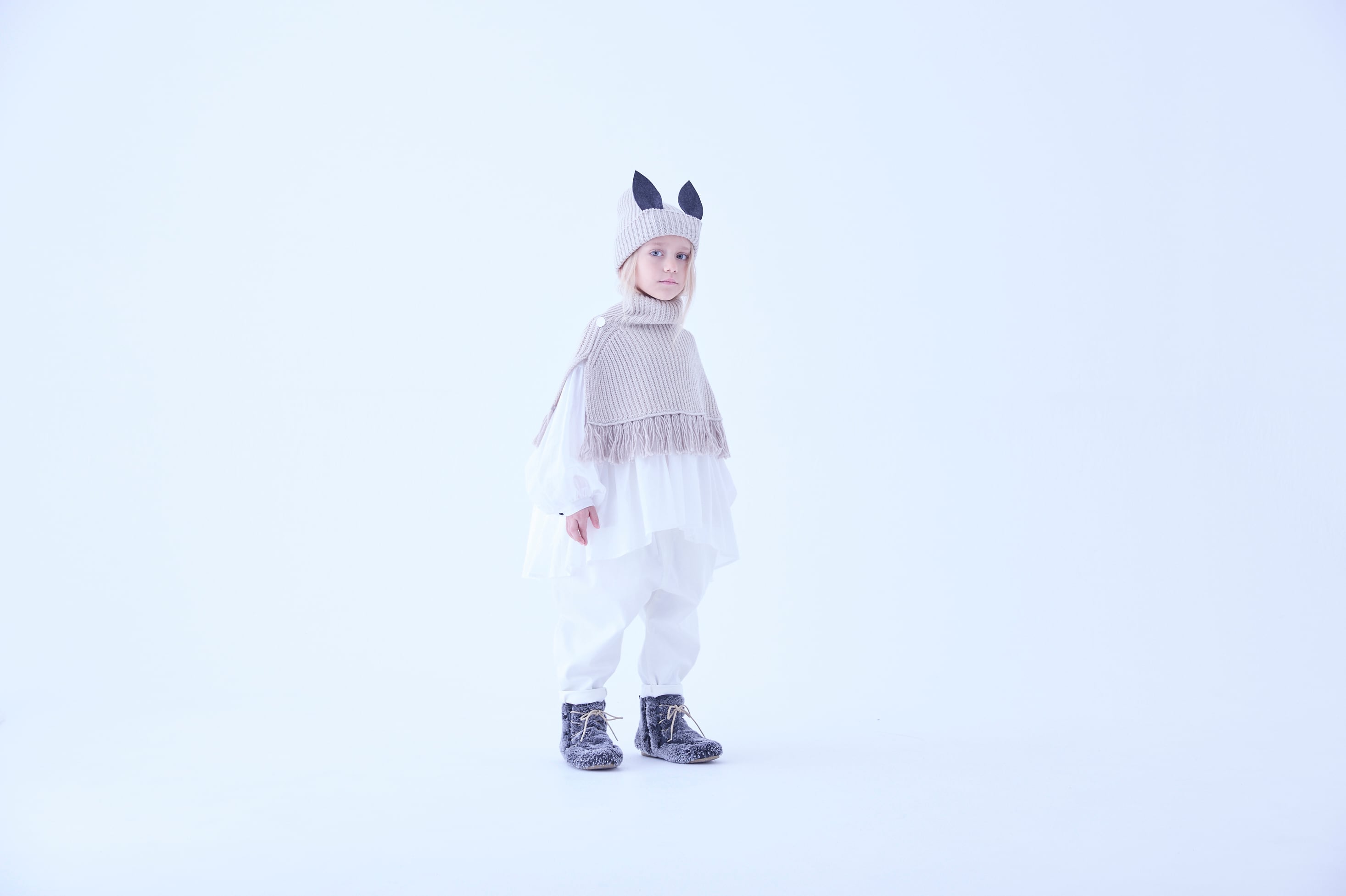 eLfin Folk 25AW 〉Rib knit Knights cape / ivory / M | 世界の子供服
