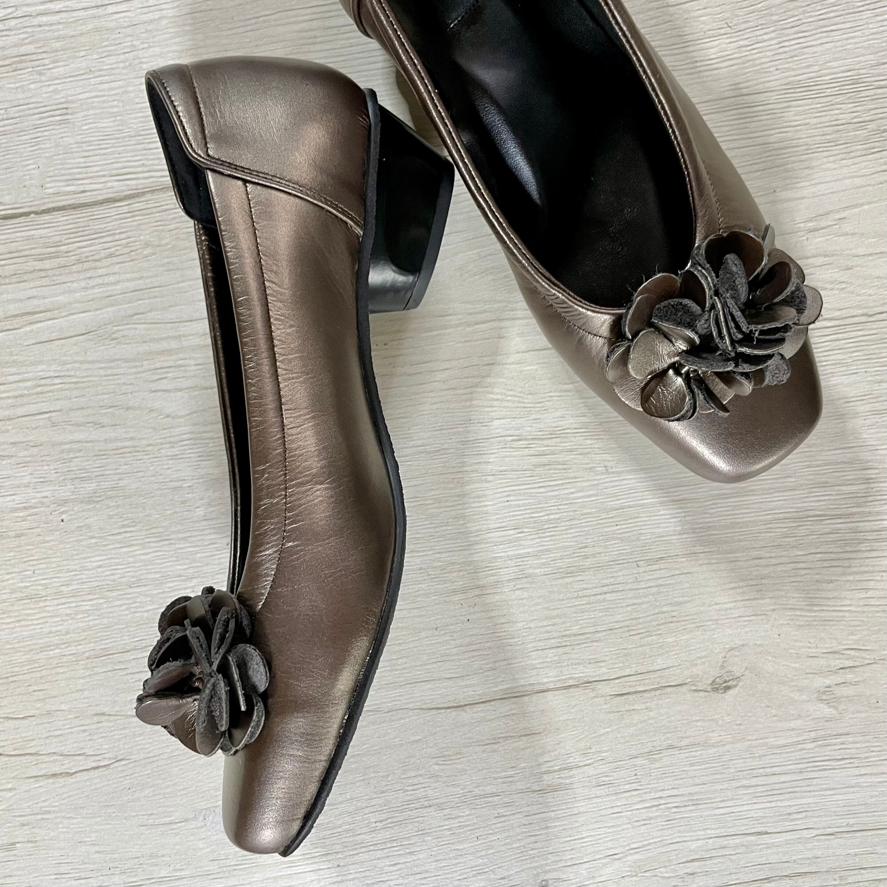 シャーリングスクエアトゥパンプス