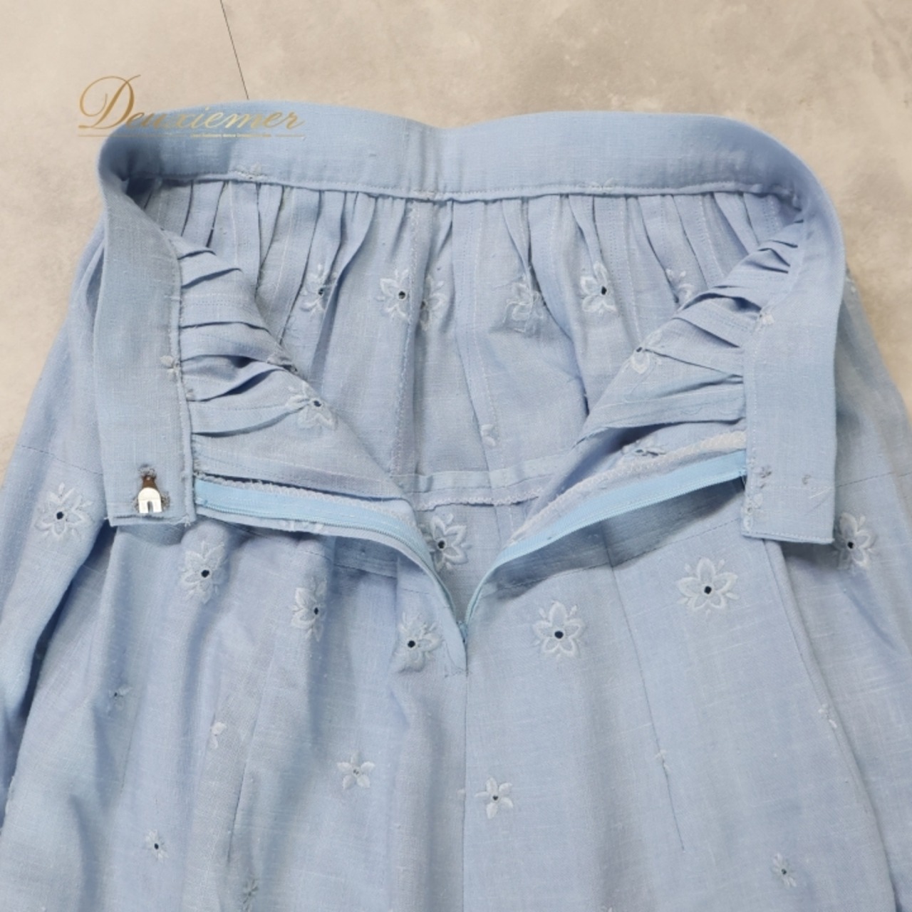 フォークダンス 衣装 スカート ブルー系 水色 黒 花柄 刺繍 チロリアン チロルスカート カントリースカラップ レース 爽やか 明るい おしゃれ かわいい ダンス衣装 イベント 練習 レッスン ブラック系