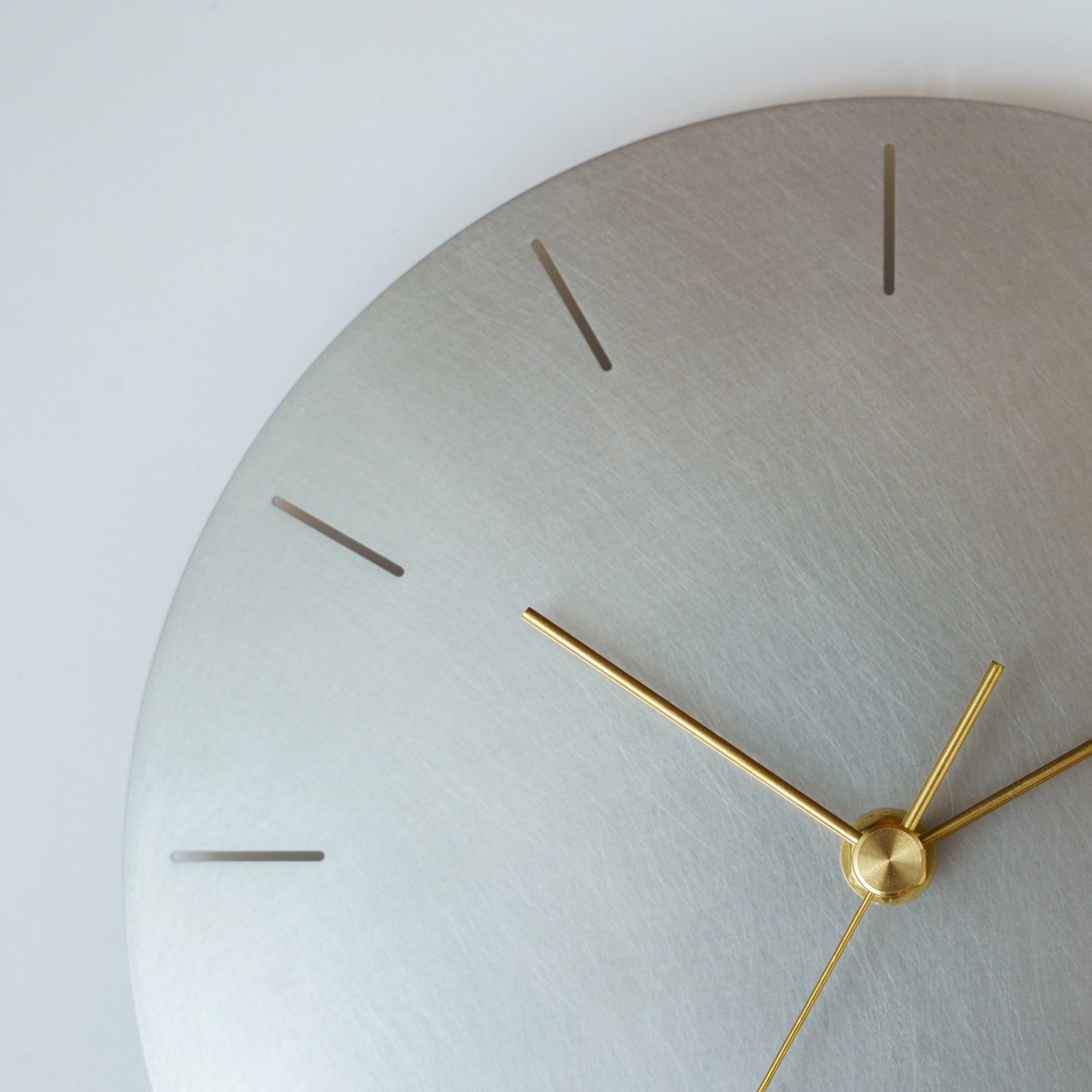 【値下げ】KUMIJI 壁掛け時計 ステンレス KUMIJI | 壁掛け時計−タイプ2 / アルミニウム minimal wall