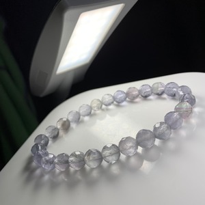 変わった色合い✩フローライトカットブレスレット