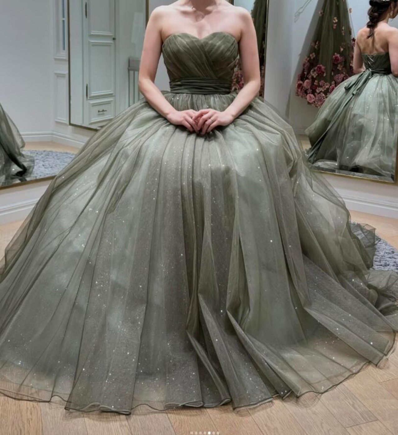 カラードレス グリーン ベルト 編み上げ ベアトップ キラキラチュール  