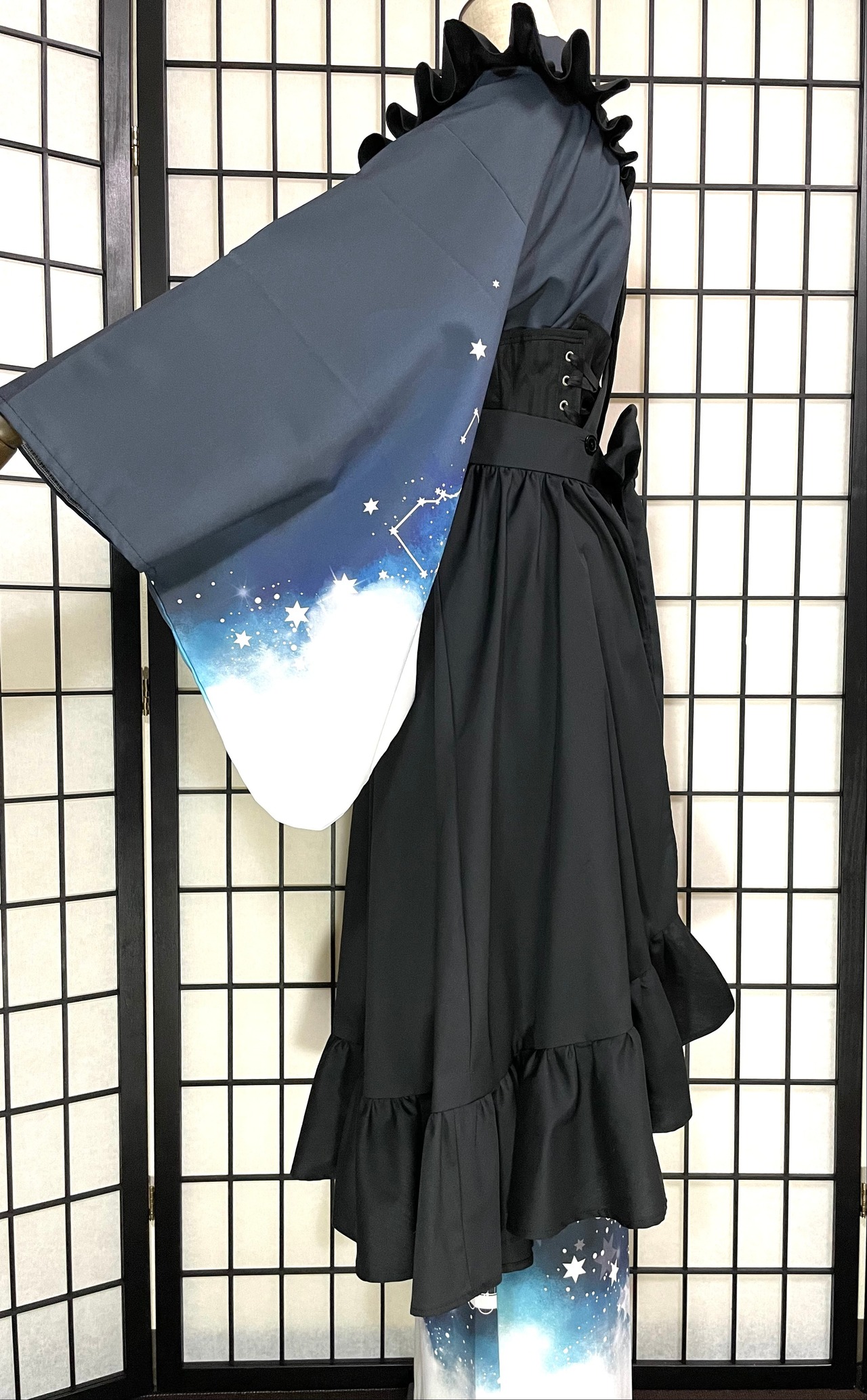 フリルエプロン（白・黒）