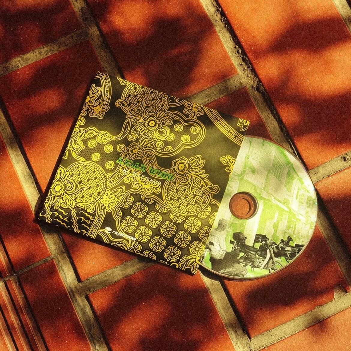rajabrooke / ''AXIAN WIND“ CD + BATIK TENUGUI | THE NEWAGE CLUB rajabrooke / ''AXIAN WIND“ CD + BATIK TENUGUI | THE NEWAGE CLUB