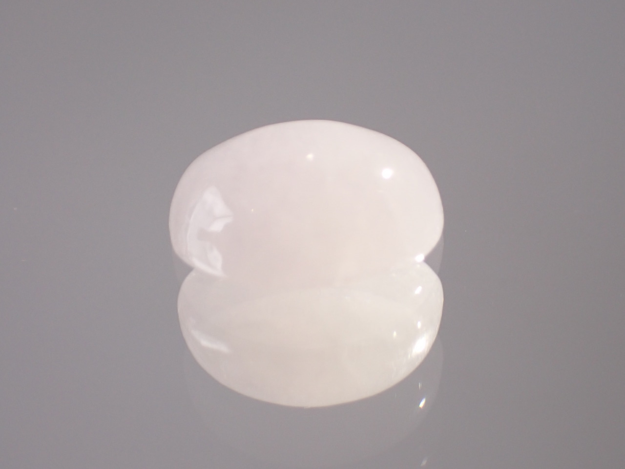 白ヒスイ（ジェダイト）　約3.0ct　[B4−87]