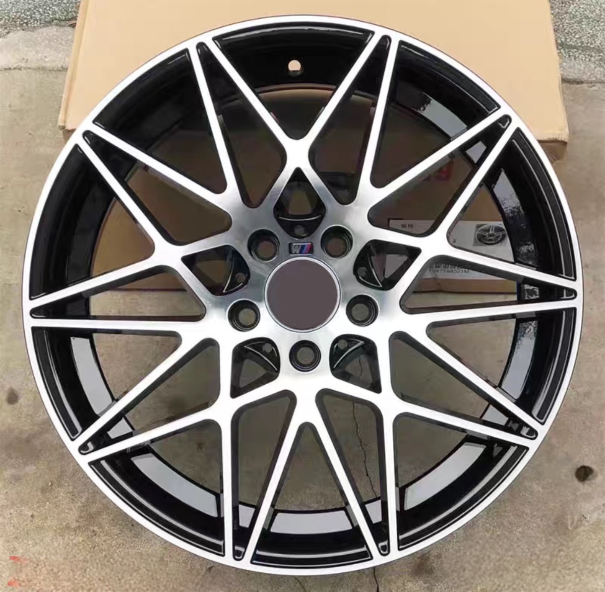 【BMW】18インチ 18×8J ホイール BMW 5 7シリーズ X3 X5 X6 Z4 325 530 フライングスパーカーデカールアート