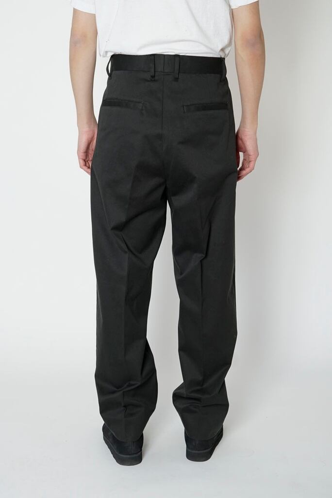 パンツ UNIVERSAL PRODUCTS. ONE TUCK CHINO BLACK universal products. 