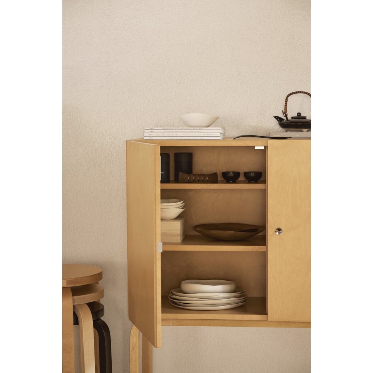 お取り寄せ］Cabinet 250 / Artek（アルテック）/ Gems from the