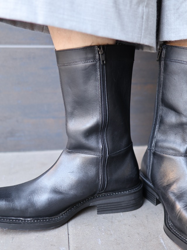 plane toe leather boots