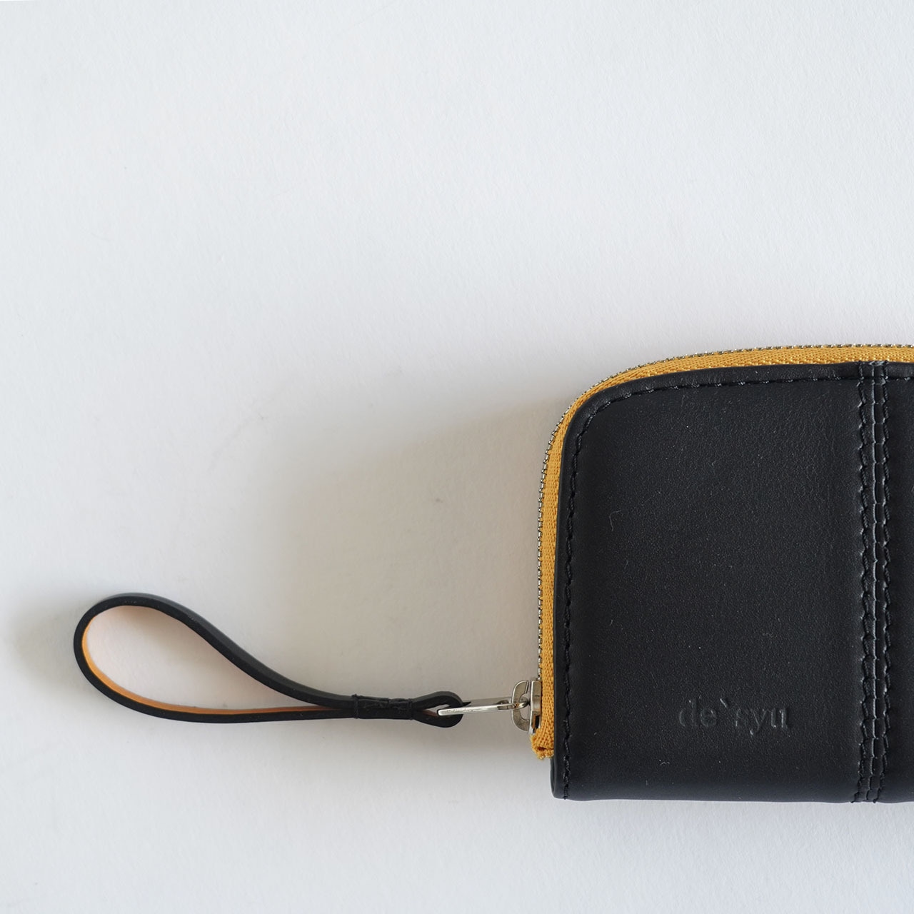 【本革】手のひらミニ財布|de’syu|カーフレザー × アクセサリー感 イエーロ ・画像4