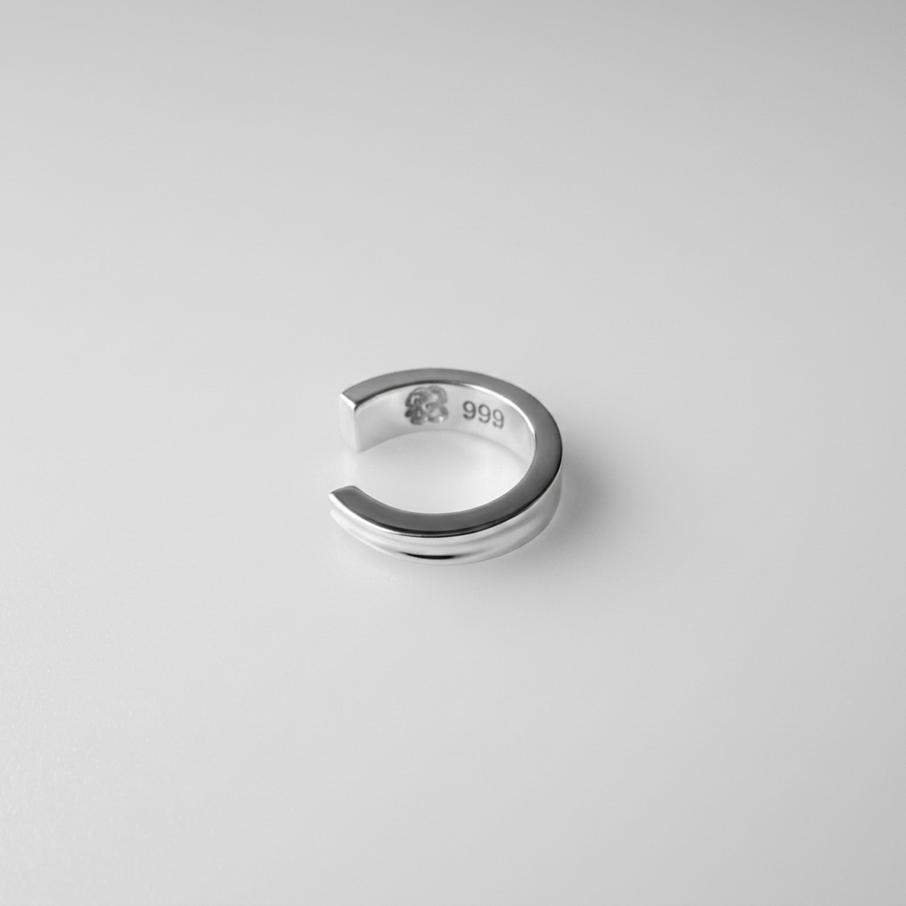 Bleeding Groove Lipcuff - 1