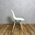 Herman Miller Eames Molded Plastic Side Shell Chair ハーマンミラー イームズ プラスチックサイドシェルチェア【中古】【200サイズ】
