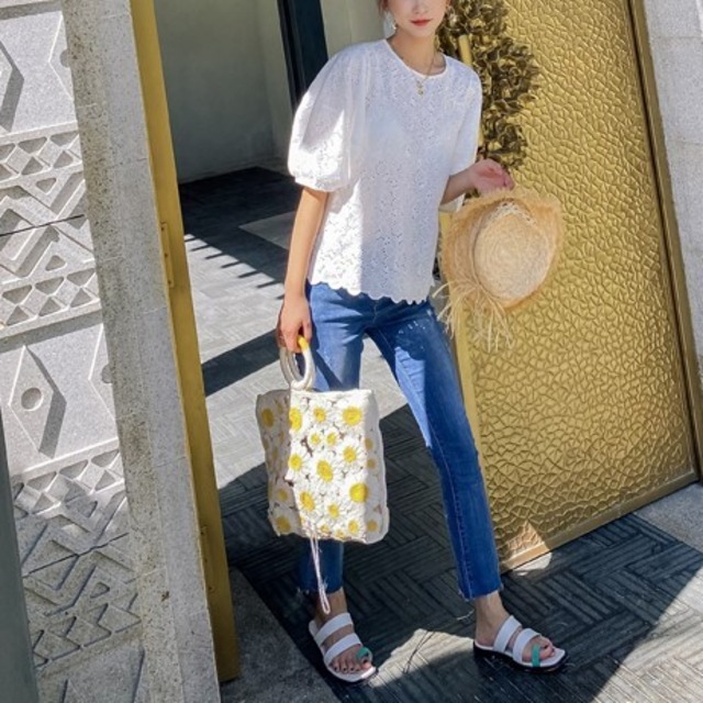 トップス シャツ ブラウス レディース 春 夏 きれいめ 半袖 五分袖 パフスリーブ ラウンドネック レース スカラップ ホワイト S M L かわいい 大人可愛い シンプル カジュアル 大人 上品 おしゃれ ナチュラル 女性らしい ふんわり コーデ スタイル 着回し モテ 普段使い トレンド 10代 20代 30代 40代 ラブリー キュート ガーリー エレガント  通勤 通学 デート お出かけ 公園デビュー 女子会 旅行 ショッピング 参観日 ママ OL 学生 女の子