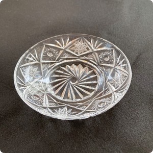 【フランス直輸入】涼し気なデザインで心癒される ガラス製 小皿