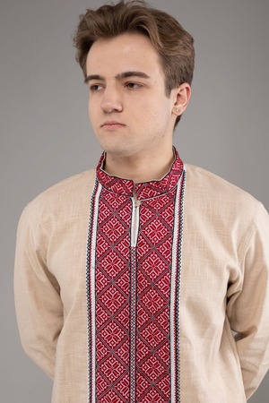 ウクライナ刺繍ヴィシヴァンカ　クロスステッチ手刺繍　Lサイズ　メンズ