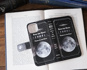 月の事柄が描かれた本のような手帳型スマホケース "RIDE THE MOON" iPhoneケース 全機種対応