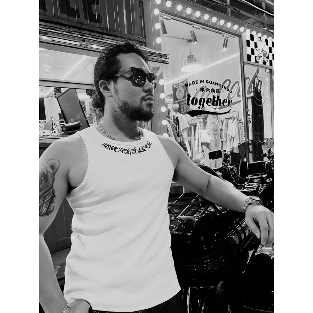 ストリート Chicano 刺繍入り高伸縮ボトムタイトベスト T1629