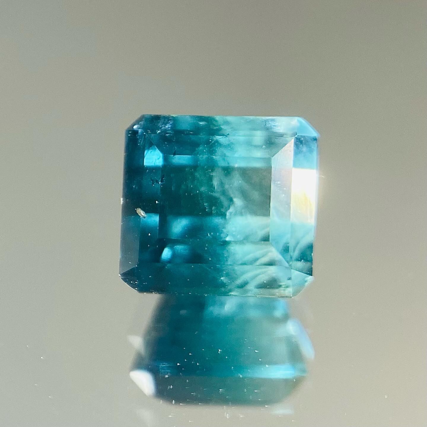 ハワイアンなバイカラートルマリン