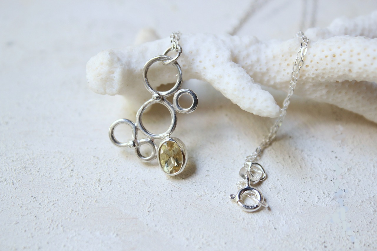 イエローベリルの泡ネックレス