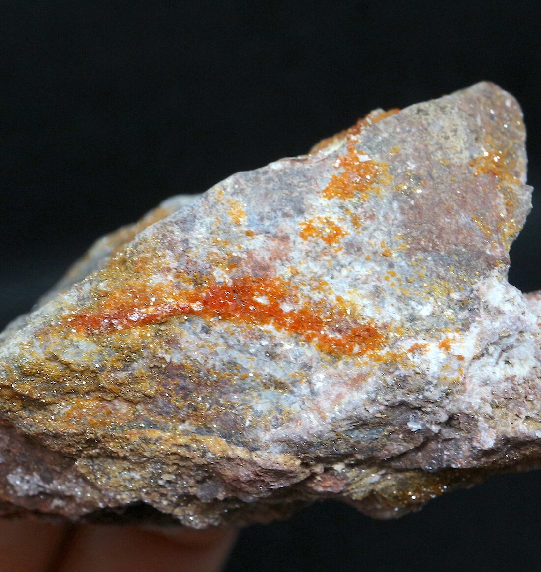 自主採掘！アリゾナ産 褐鉛鉱 バナジン鉛鉱  95,6g VND037  鉱物　天然石 パワーストーン 原石